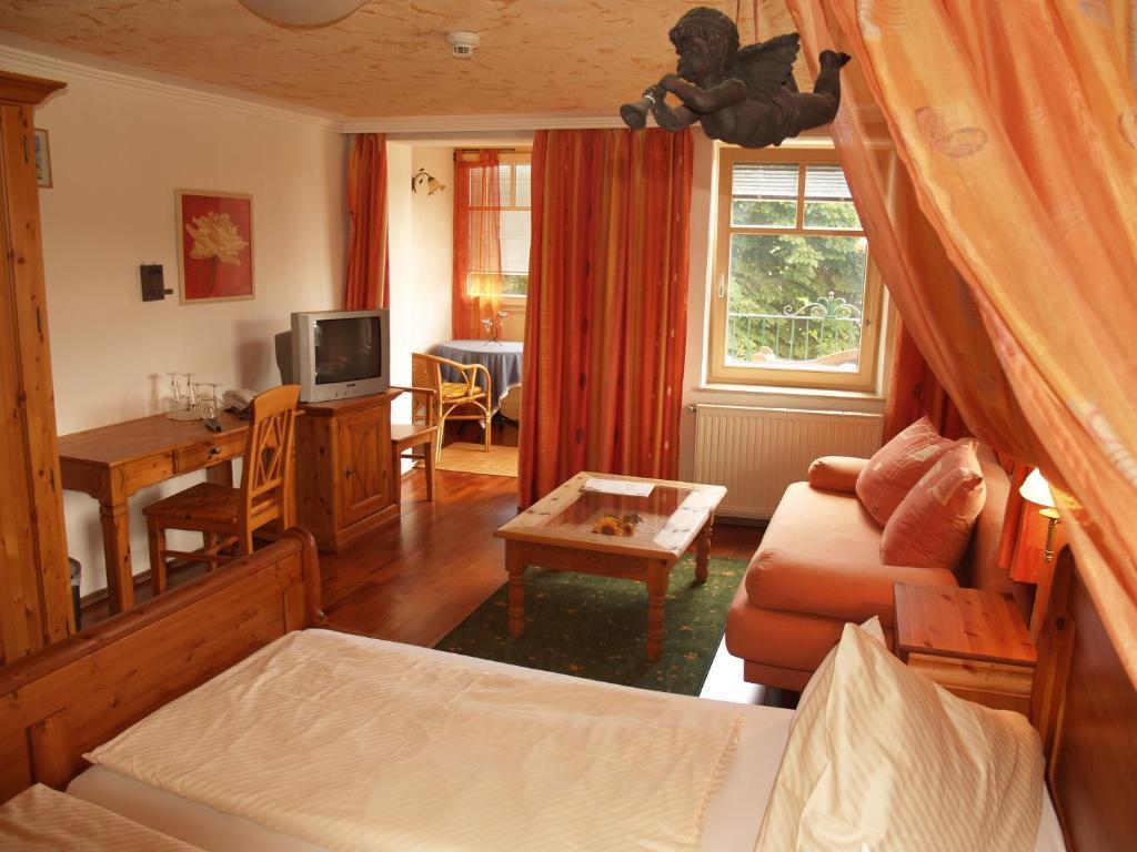 Landhotel Mariensaeule Wernstein am Inn Habitación foto
